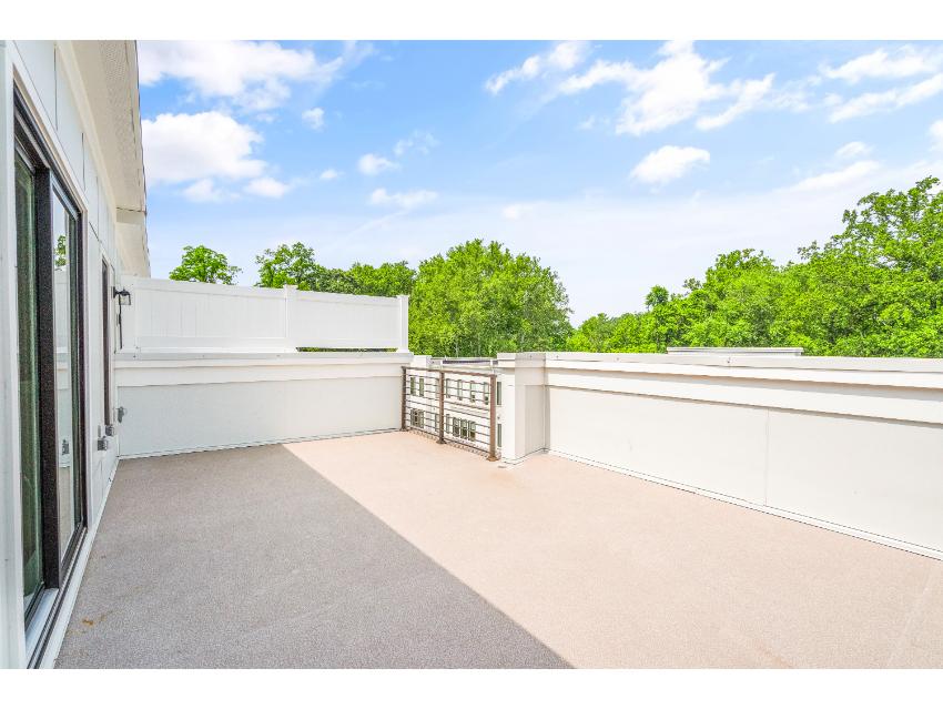 Crescent - 24ft-wide Townhome with Rooftop Terrace 